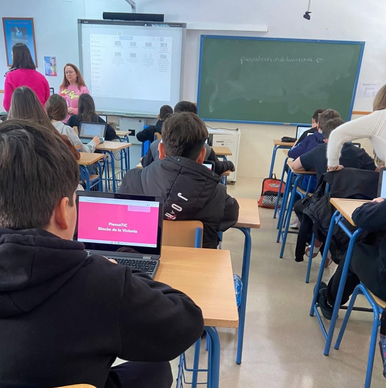 Sesion del programa de prevencion de adicciones en un centro educativo