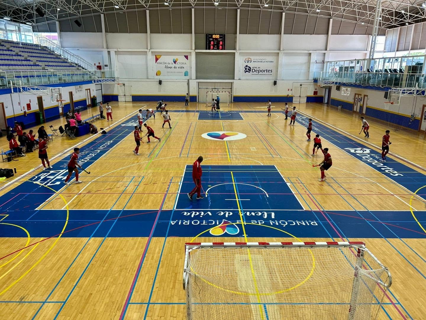 Pistas del Pabellón Cubierto Municipal Rubén Ruzafa, una de las instalaciones deportivas municipales de Rincón de la Victoria